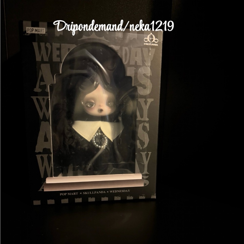 [Pop Mart] Skullpanda x Wednesday - NYC Exclusive Classic Doll Figure - Picture 3 of 10